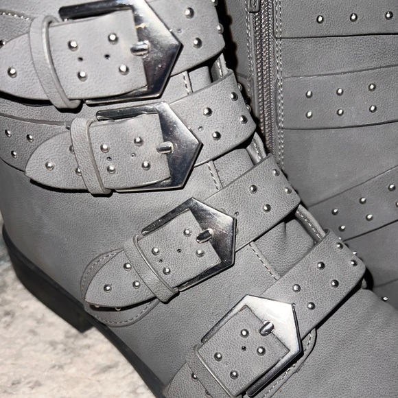 Forever 21 belted booties - Picture 2 of 6